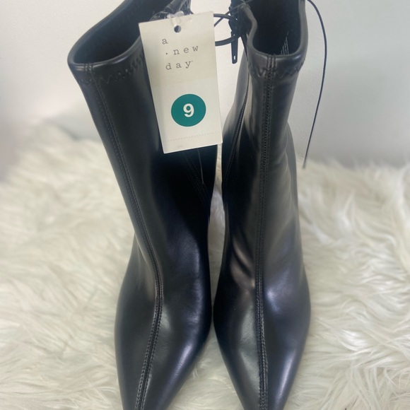 A New Day Sleek Black Heeled Boots - Picture 1 of 6